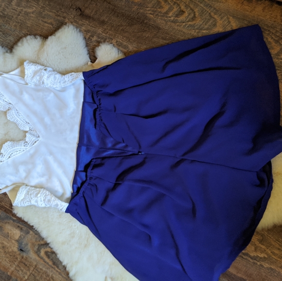 Lace ROMPER - Picture 3 of 3